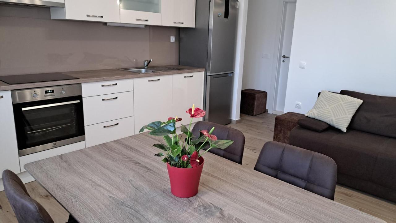 Holiday Apartman Kaštela Exterior foto
