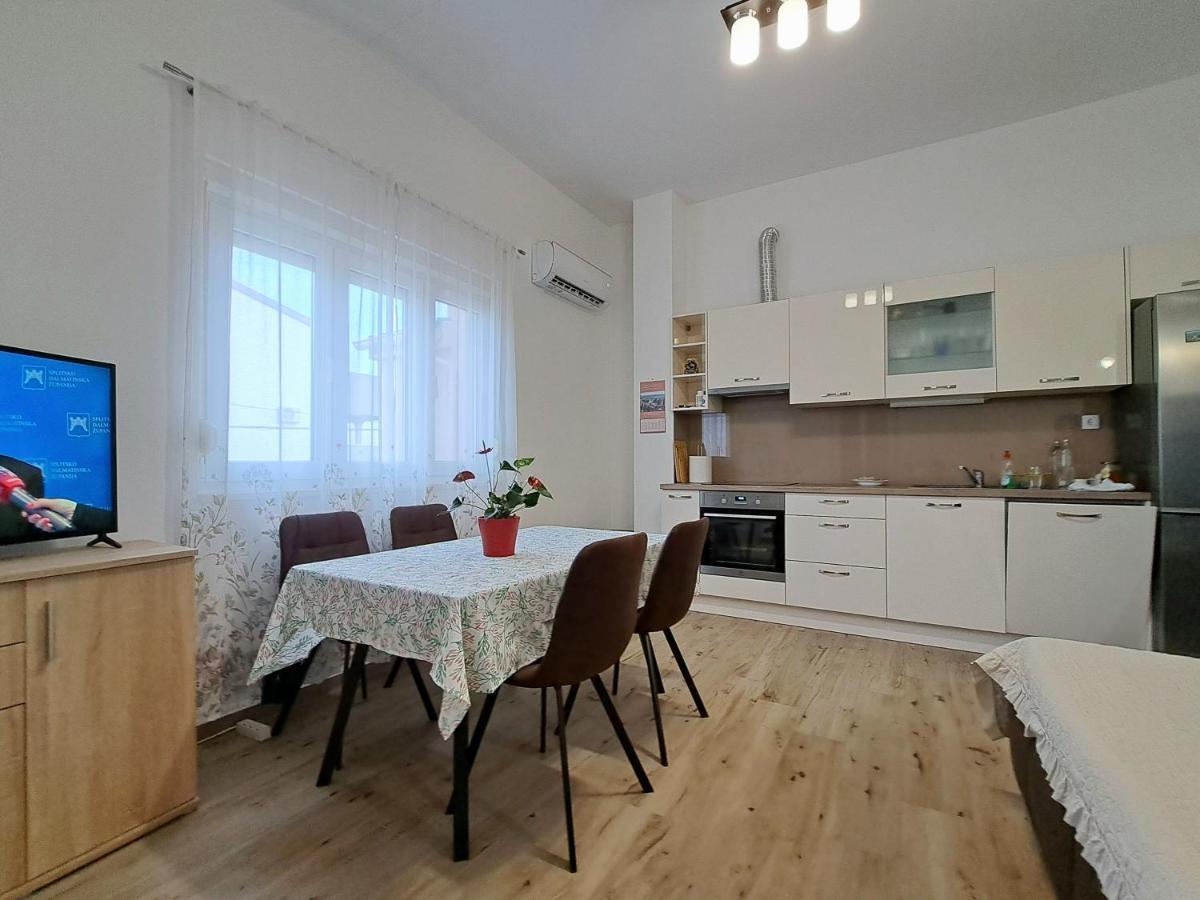 Holiday Apartman Kaštela Exterior foto